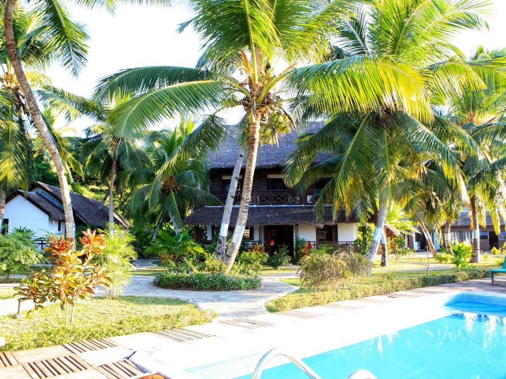 Ylang Hotel Ambondrona  Exterior photo