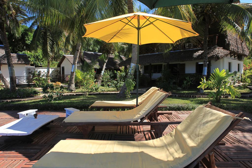 Ylang Hotel Ambondrona  Exterior photo