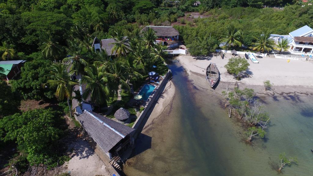 Ylang Hotel Ambondrona  Exterior photo