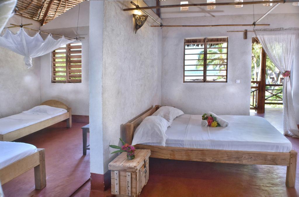 Ylang Hotel Ambondrona  Exterior photo