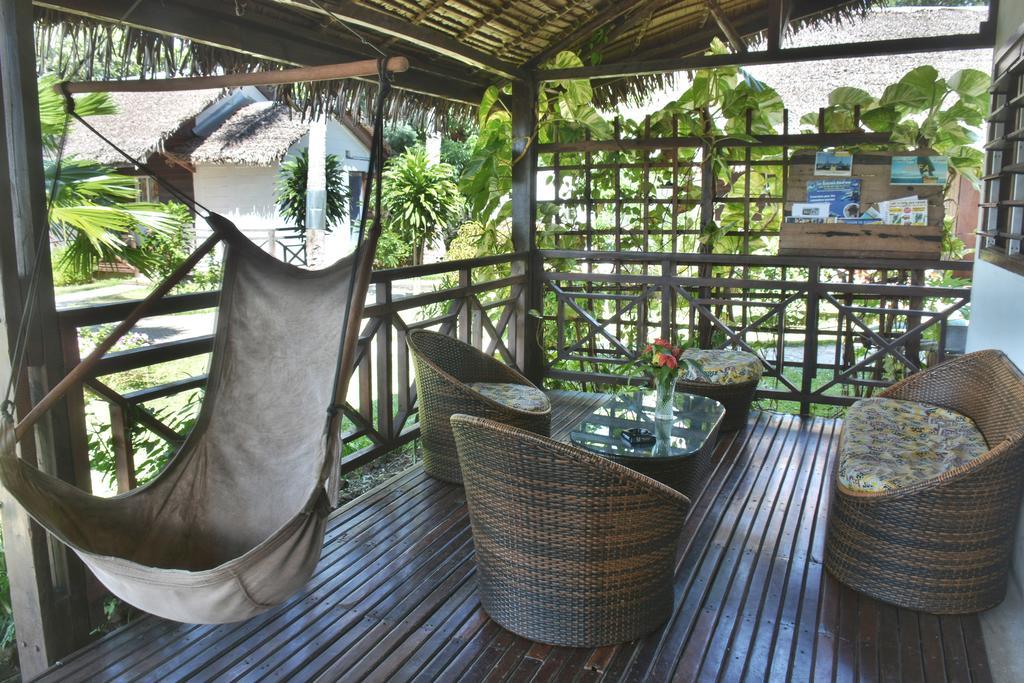 Ylang Hotel Ambondrona  Exterior photo