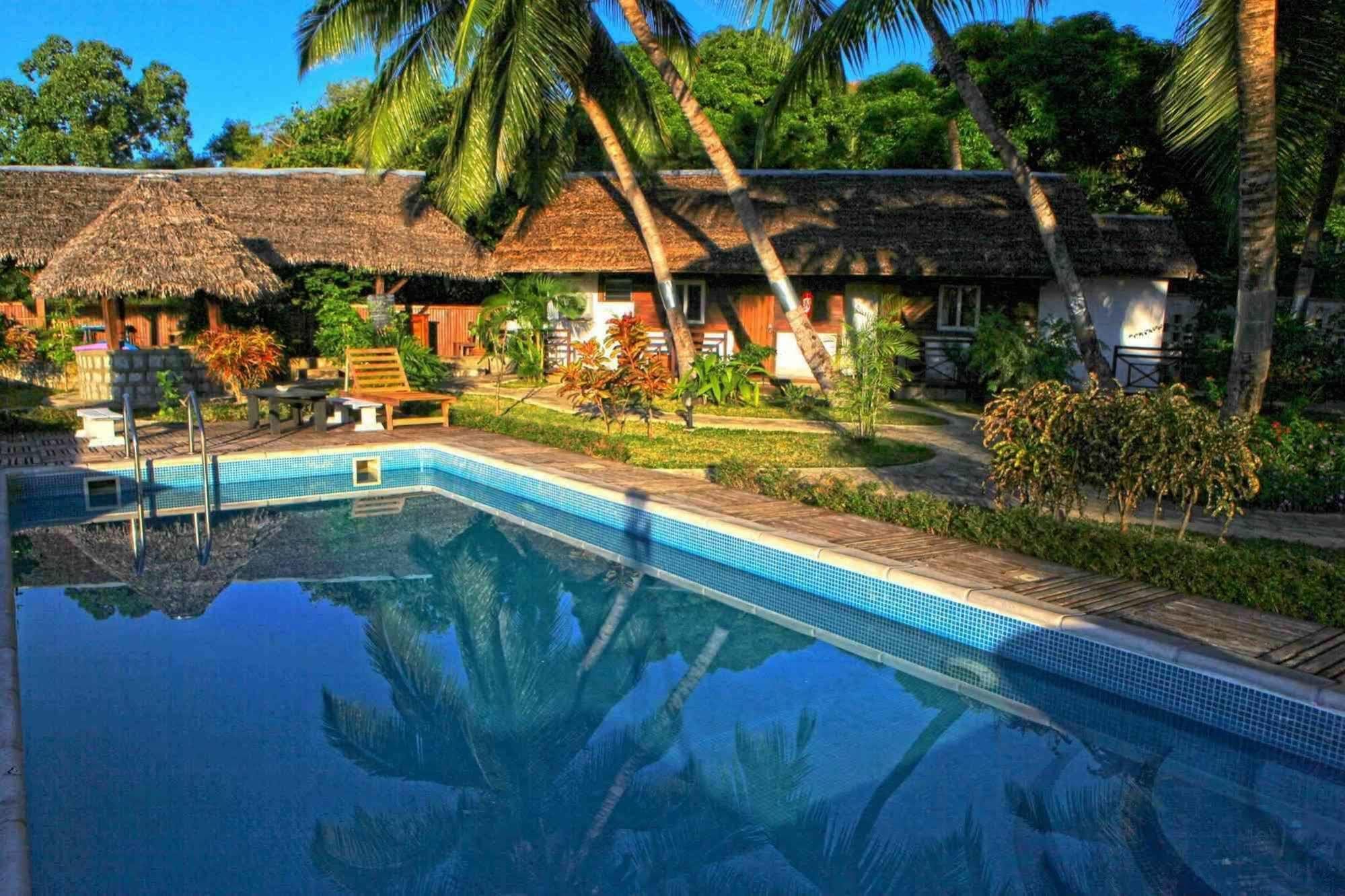Ylang Hotel Ambondrona  Exterior photo