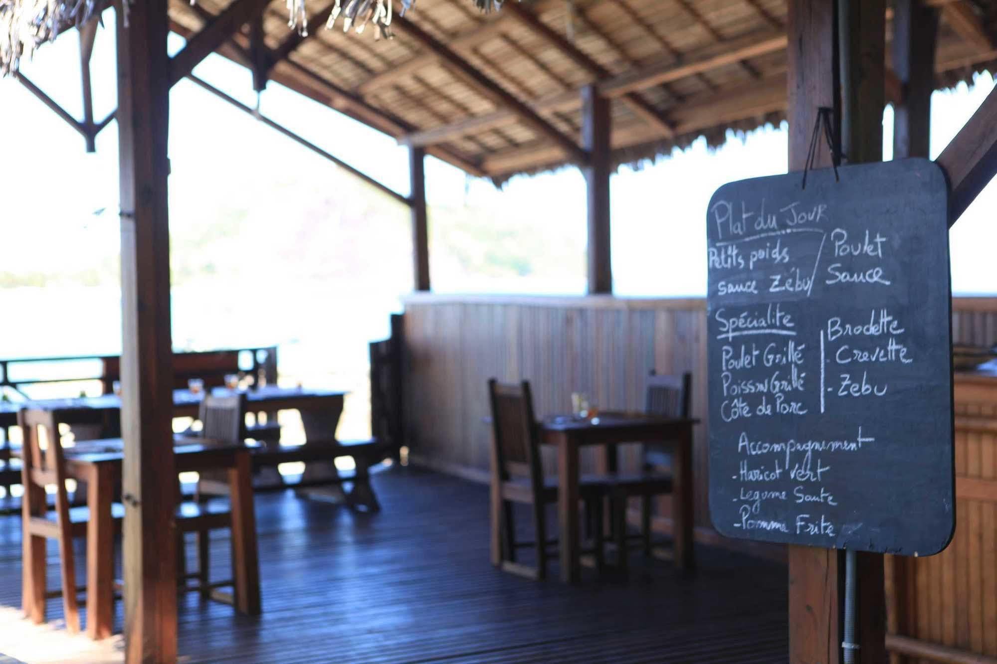 Ylang Hotel Ambondrona  Exterior photo