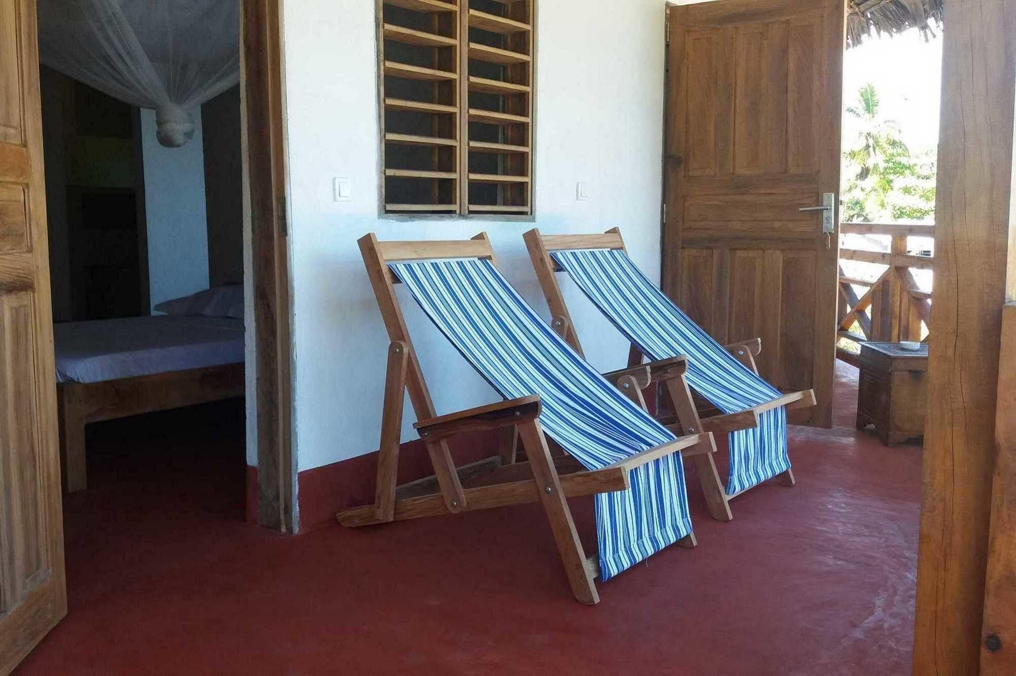 Ylang Hotel Ambondrona  Exterior photo